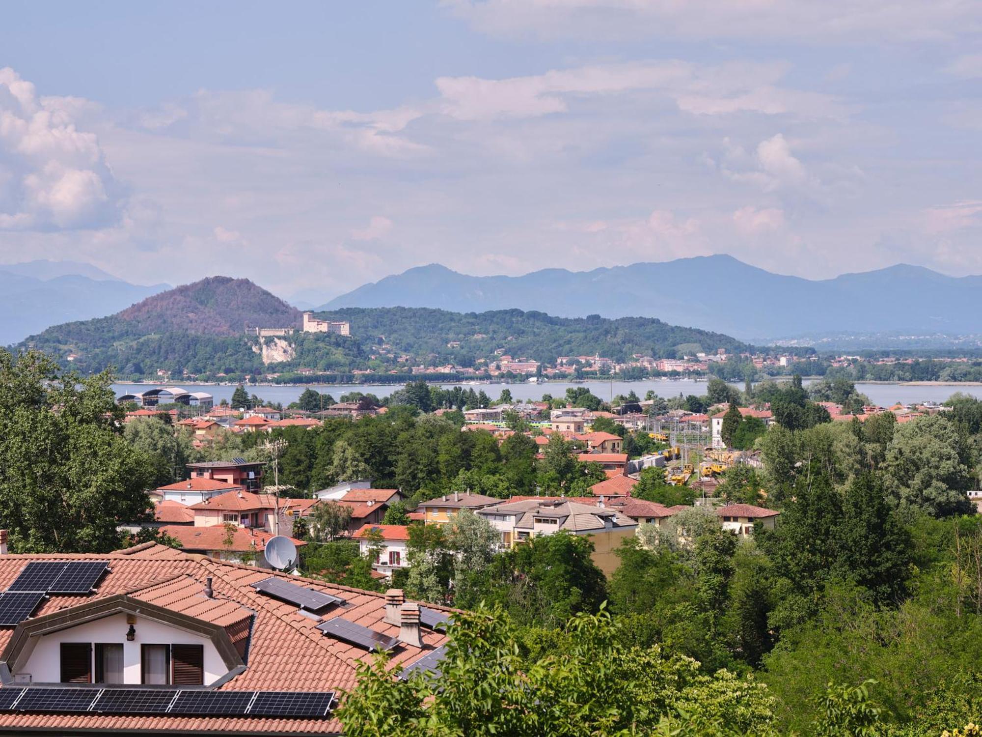 Casa Ierardi - Appartamento Arona Bellavista Luaran gambar